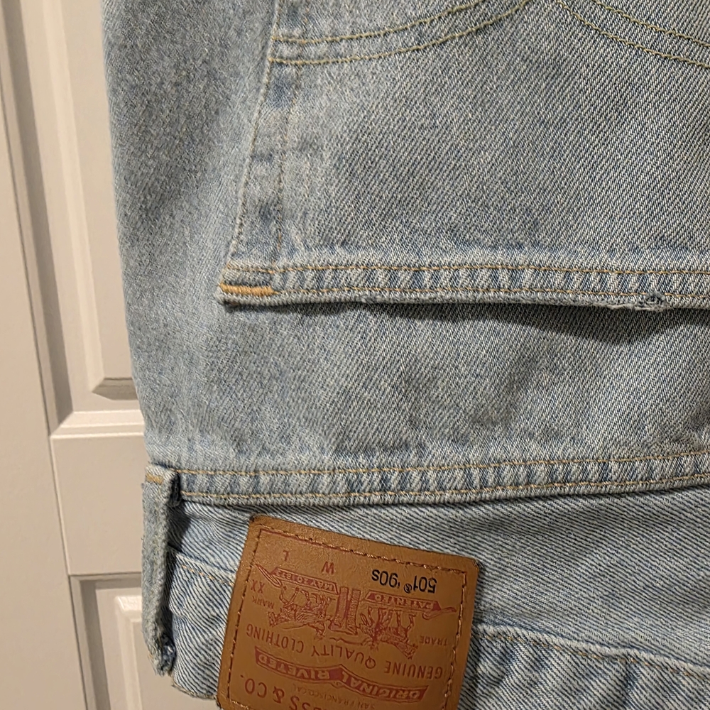 Levi's Women's Sky Blue Straight Leg Jeans